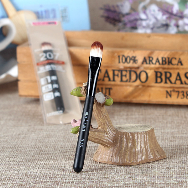 Βούρτσα μακιγιάζ κατάλληλο για εφαρμογή μακιγιάζ