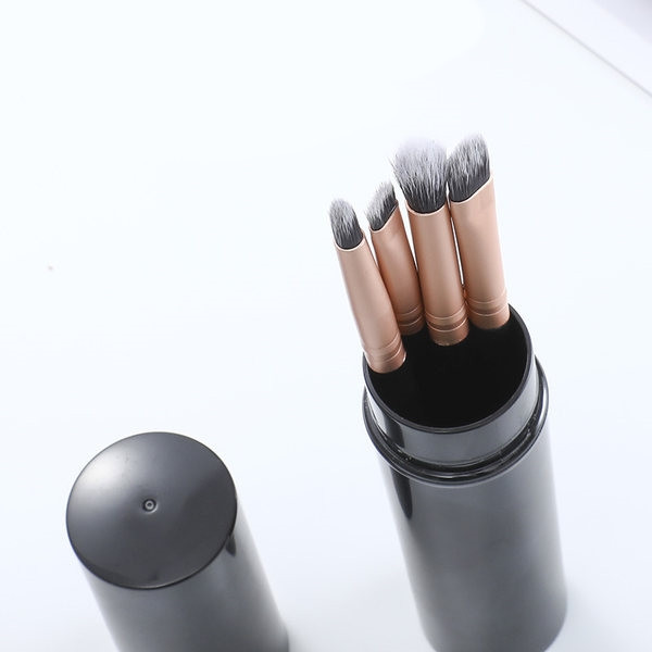 4 šepetėlių rinkinys tinkamas makiažui