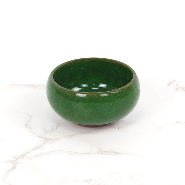 Dekoratyvinis dubuo eteriniam aliejui – trys modeliai