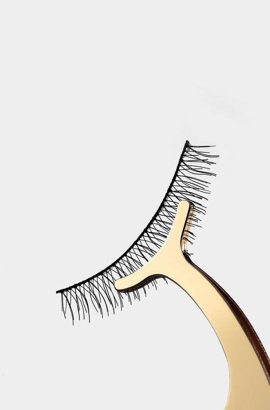 Пинсета за поставяне на изкуствени мигли