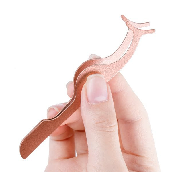 Пинсета за поставяне на изкуствени мигли