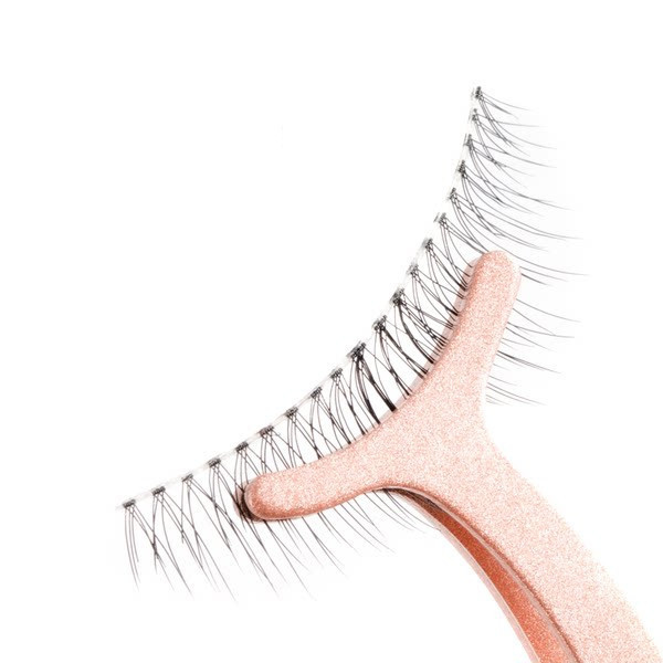 Пинсета за поставяне на изкуствени мигли