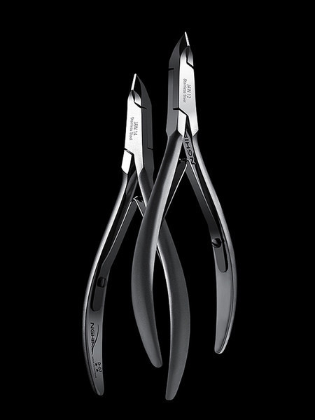 Επαγγελματικές πένσες κατάλληλες για μανικιούρ και πεντικιούρ