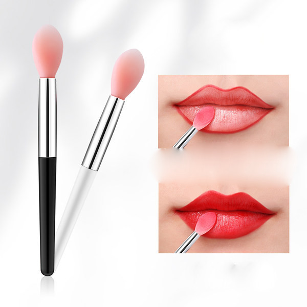 Komplektis 4 mini silikoonpintslit huulepulga pealekandmiseks