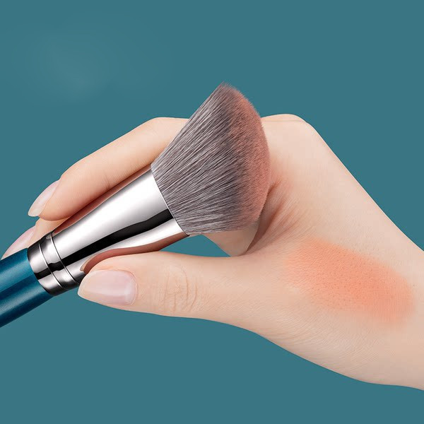 Komplektis 14 meigipintslit