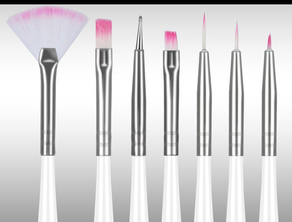 7 manikiūro šepetėlių rinkinys