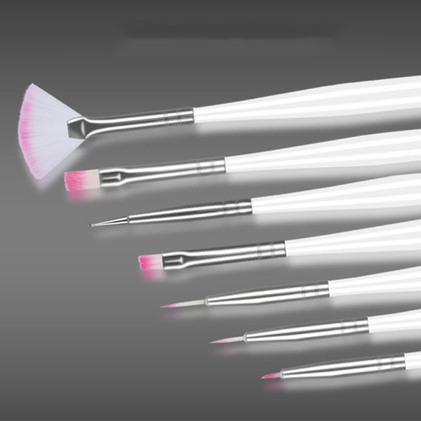 7 manikiūro šepetėlių rinkinys