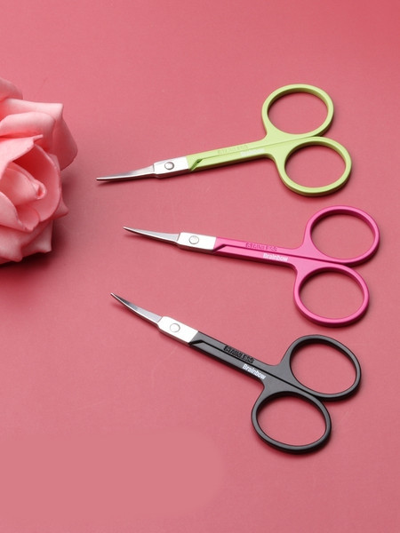 Καλλυντικό ψαλίδι κατάλληλο για το κόψιμο των φρυδιών