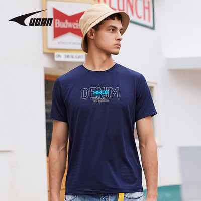 Vabaaja meeste T-särk, millel on aplikatsioon