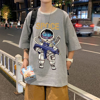 Φαρδύ μοντέλο ανδρικό μπλουζάκι με απλικέ και κοντό μανίκι