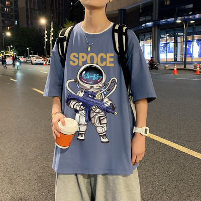 Φαρδύ μοντέλο ανδρικό μπλουζάκι με απλικέ και κοντό μανίκι