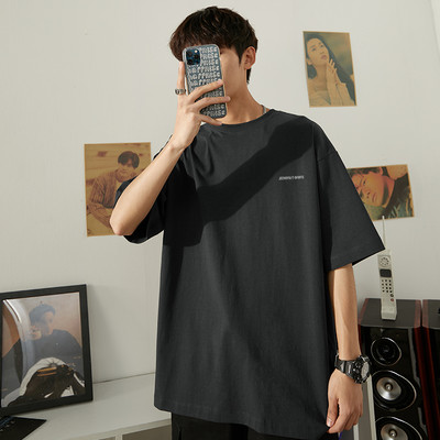 Ανδρικό μπλουζάκι με οβάλ λαιμόκοψη