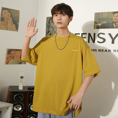 Ανδρικό μπλουζάκι με οβάλ λαιμόκοψη