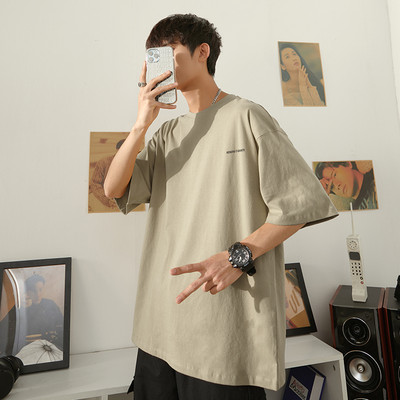 Ανδρικό μπλουζάκι με οβάλ λαιμόκοψη