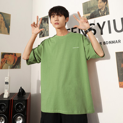 Ανδρικό μπλουζάκι με οβάλ λαιμόκοψη