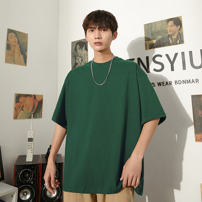 Ανδρικό μπλουζάκι με οβάλ λαιμόκοψη