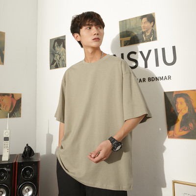 Ανδρικό μπλουζάκι με οβάλ λαιμόκοψη