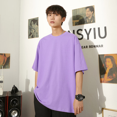 Ανδρικό μπλουζάκι με οβάλ λαιμόκοψη