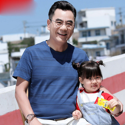 Ανδρικό ριγέ μπλουζάκι με κλασικό κολάρο και κέντημα