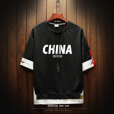 Uue mudeli aplikatsiooniga meeste vabaaja T-särk