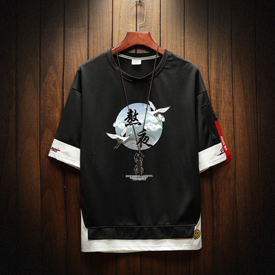 Uue mudeli aplikatsiooniga meeste vabaaja T-särk