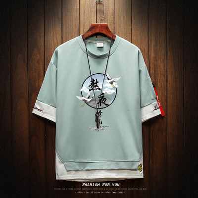 Uue mudeli aplikatsiooniga meeste vabaaja T-särk