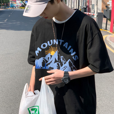 Laia mudeliga meeste T-särk ümara kaelusega ja trükiga