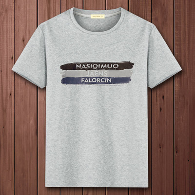 Casual ανδρικό μπλουζάκι με διάφορες εφαρμογές και κοντά μανίκια