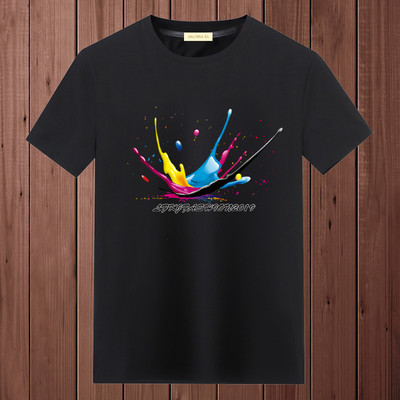 Casual ανδρικό μπλουζάκι με διάφορες εφαρμογές και κοντά μανίκια