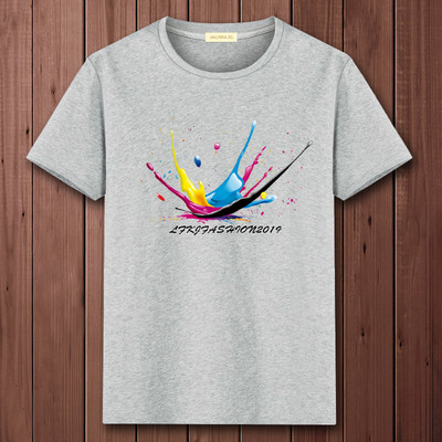 Casual ανδρικό μπλουζάκι με διάφορες εφαρμογές και κοντά μανίκια