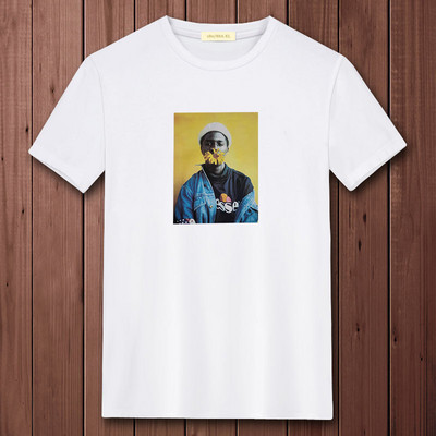 Casual ανδρικό μπλουζάκι με διάφορες εφαρμογές και κοντά μανίκια