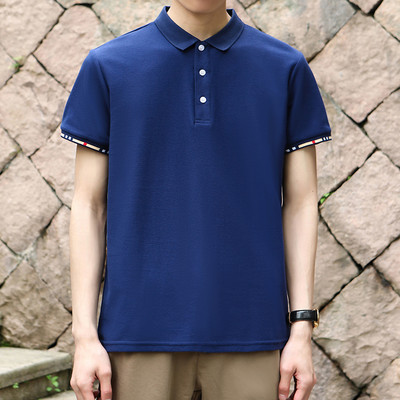 Ανδρικό μπλουζάκι απλό μοντέλο με κλασικό κολάρο και κουμπιά