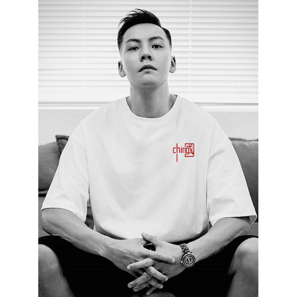 Ανδρικό μπλουζάκι με οβάλ λαιμόκοψη και κοντά μανίκια - σε διάφορα χρώματα