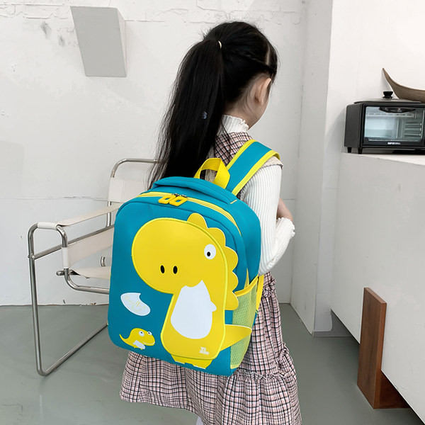 Kaasaegne kahe sanga ja aplikatsiooniga laste seljakott