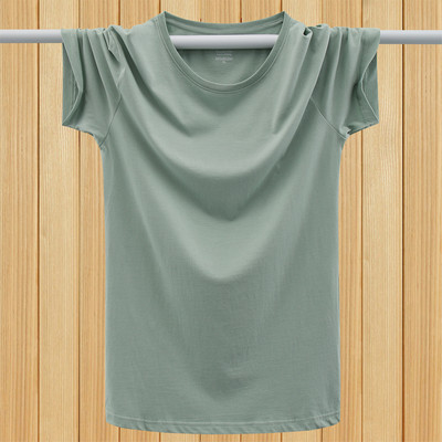 Lühikeste varrukate ja mitmes värvitoonis kirjaga meeste T-särk