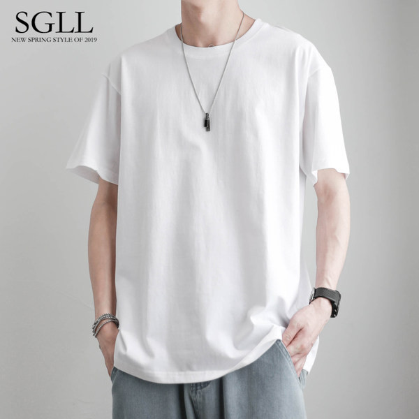 Мъжка изчистена тениска с обло деколте и къси ръкави