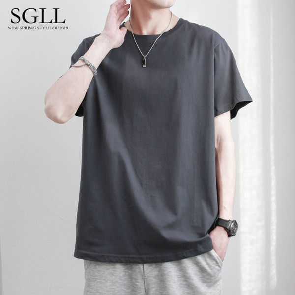 Мъжка изчистена тениска с обло деколте и къси ръкави