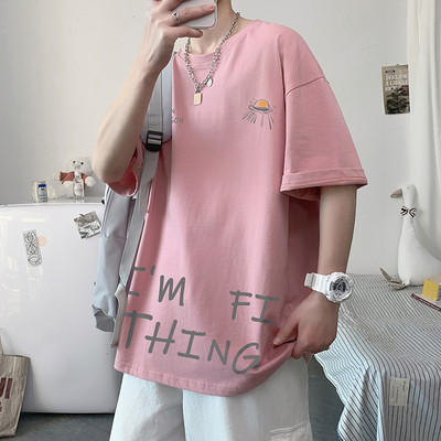 Ανδρικό μπλουζάκι με φαρδιά μοντέλα με τύπωμα και οβάλ λαιμόκοψη