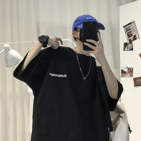 Igapäevane lai kirjaga t-särk - mitmes värvitoonis