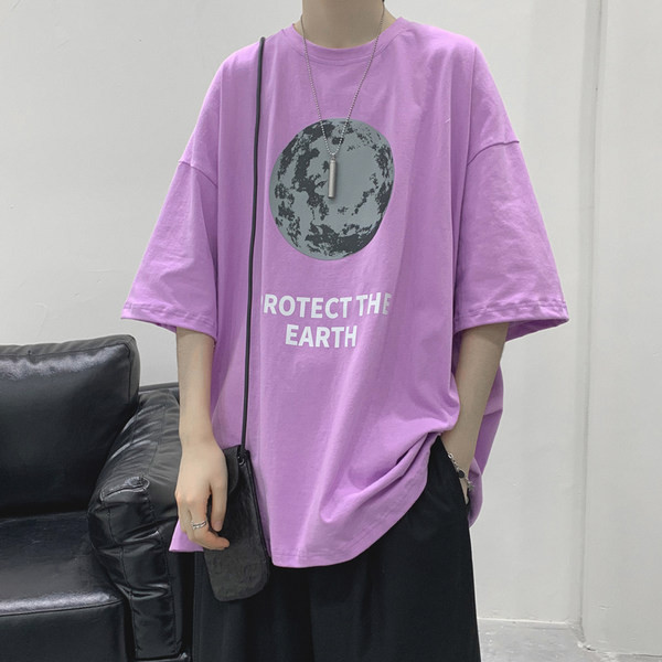 Casual meeste lai T-särk ovaalse dekoltee ja aplikatsiooniga