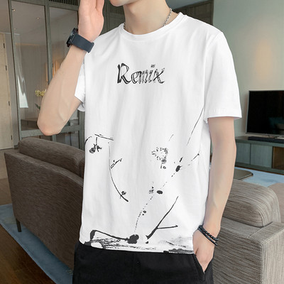 Uue mudeli suvine aplikatsiooniga meeste T-särk