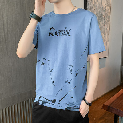 Uue mudeli suvine aplikatsiooniga meeste T-särk