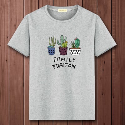 Ανδρικό μπλουζάκι με οβάλ λαιμόκοψη και απλικέ