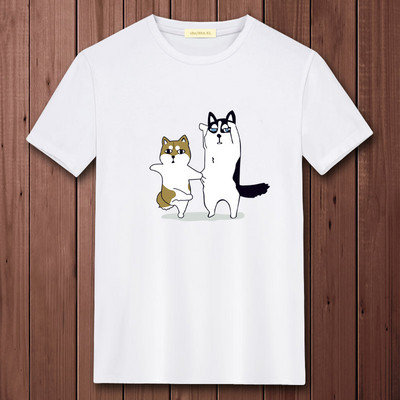 Ανδρικό μπλουζάκι με οβάλ λαιμόκοψη και απλικέ