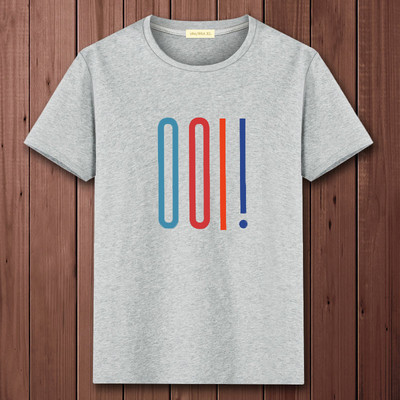 Ανδρικό μπλουζάκι με οβάλ λαιμόκοψη και απλικέ