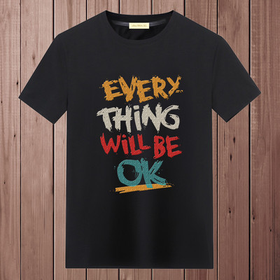 Ανδρικό μπλουζάκι με οβάλ λαιμόκοψη και απλικέ