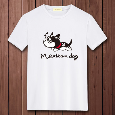 Ανδρικό μπλουζάκι με οβάλ λαιμόκοψη και απλικέ