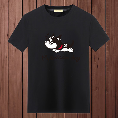 Ανδρικό μπλουζάκι με οβάλ λαιμόκοψη και απλικέ