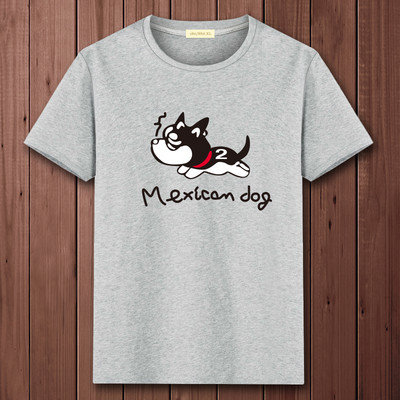 Ανδρικό μπλουζάκι με οβάλ λαιμόκοψη και απλικέ