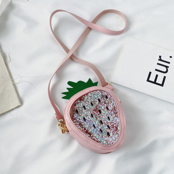 Актуална детска чанта във формата на ягода с дълга дръжка